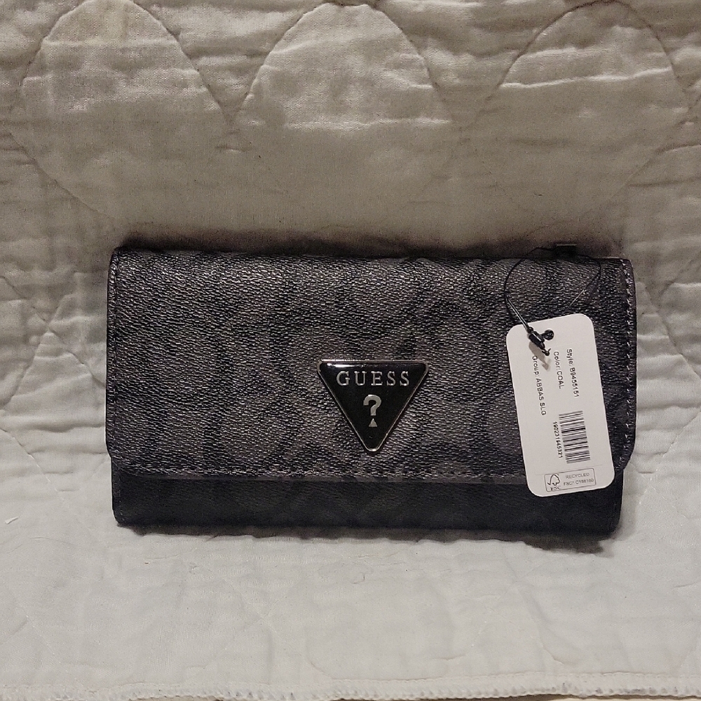 NWT GUESS Black Women's Wallet ready for its permanent person purse